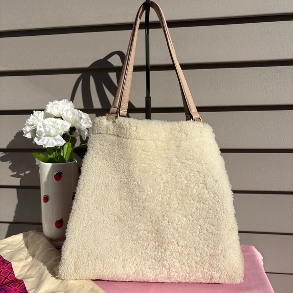 Tory Burch McGraw Shearling Carryall Shoulder Bag with Dust Bag - Picture 4 of 16
